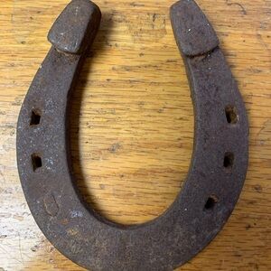 Rustic Brown Horseshoe Decor